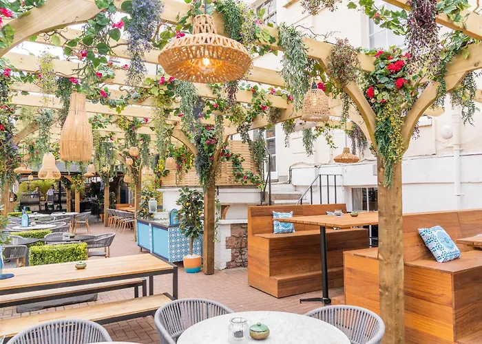 The Washington 2* Μπρίστολ