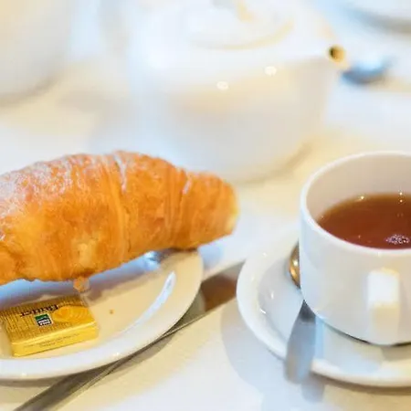 The Washington Otel Bristol